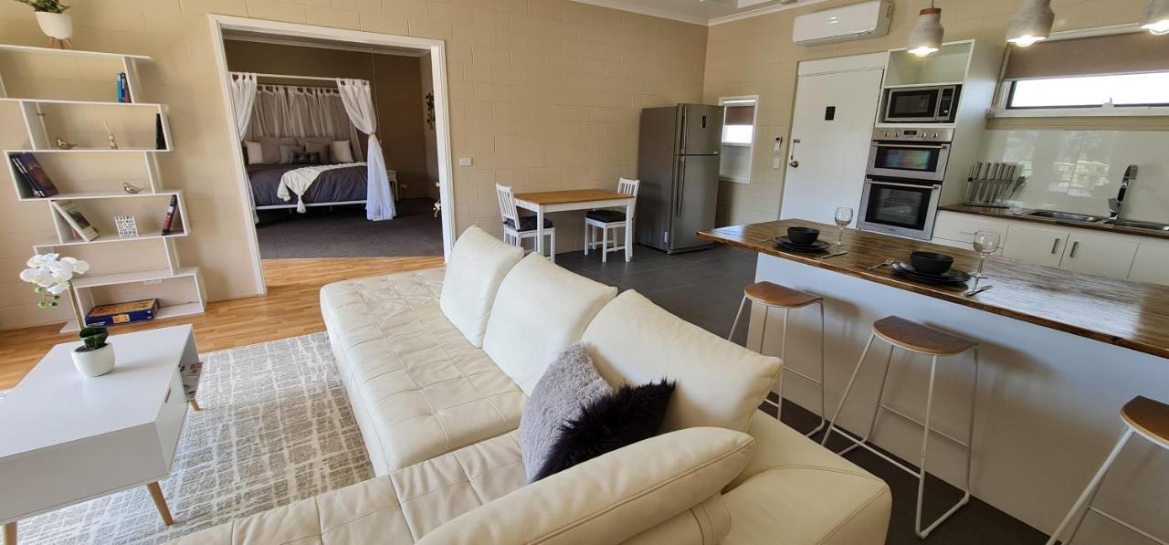 Comfort Inn & Suites King Avenue Сейл Екстер'єр фото
