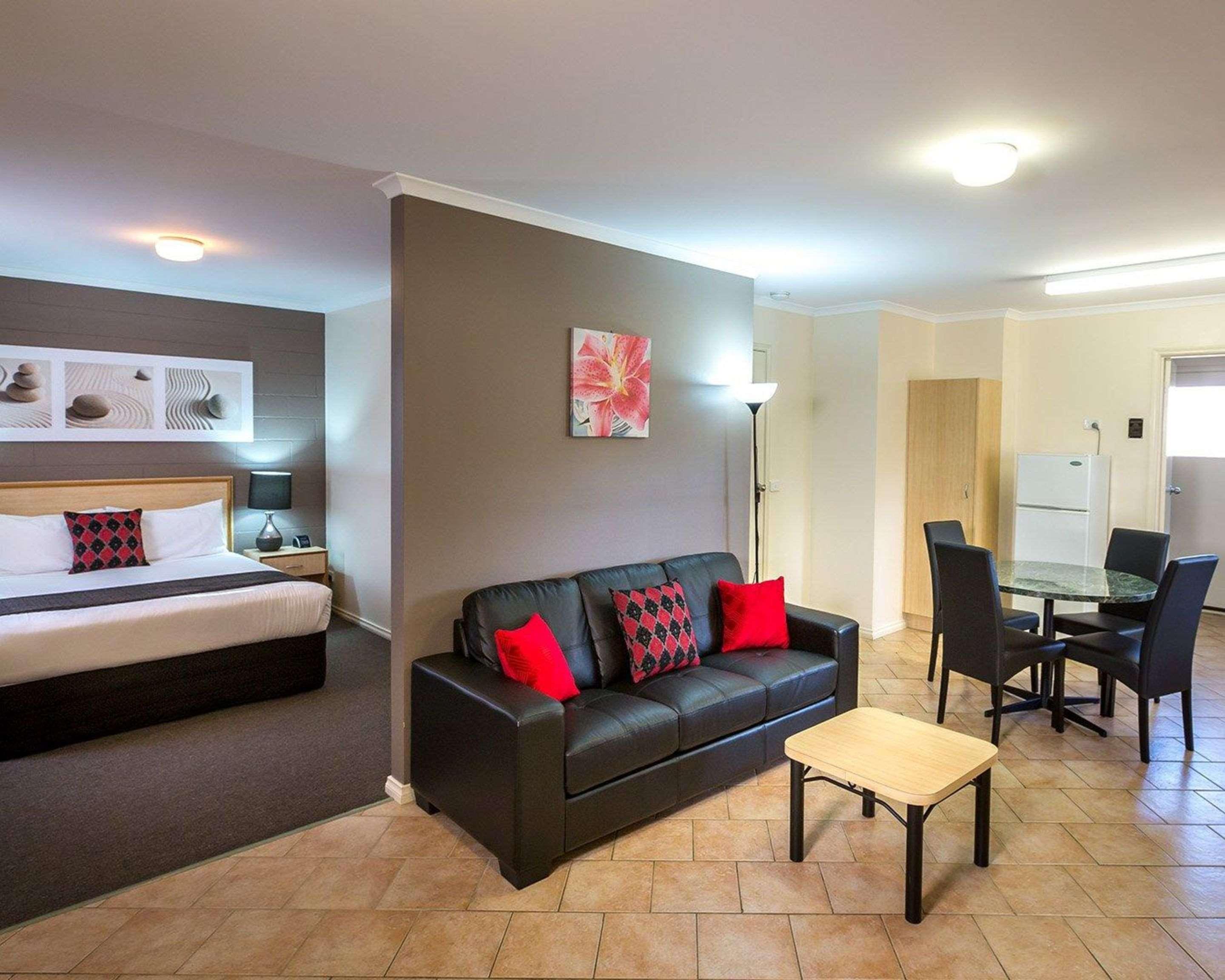 Comfort Inn & Suites King Avenue Сейл Екстер'єр фото