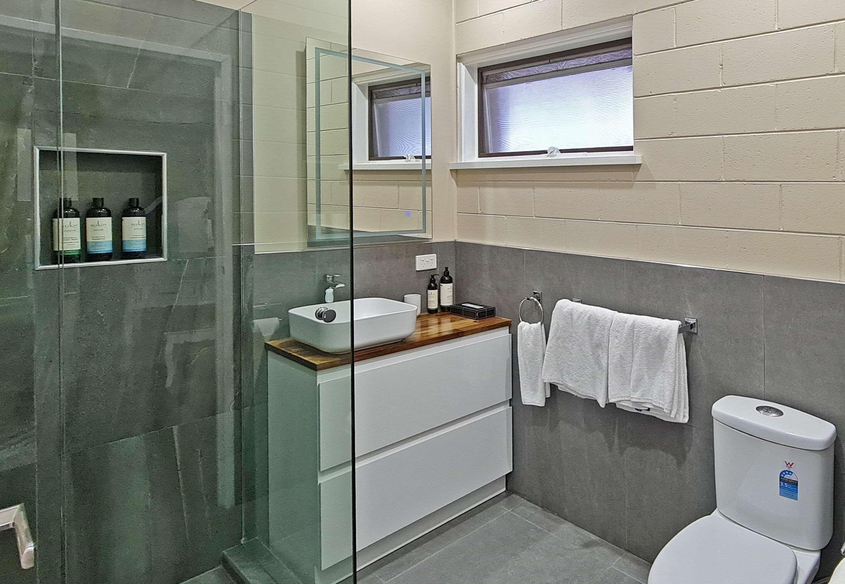 Comfort Inn & Suites King Avenue Сейл Екстер'єр фото
