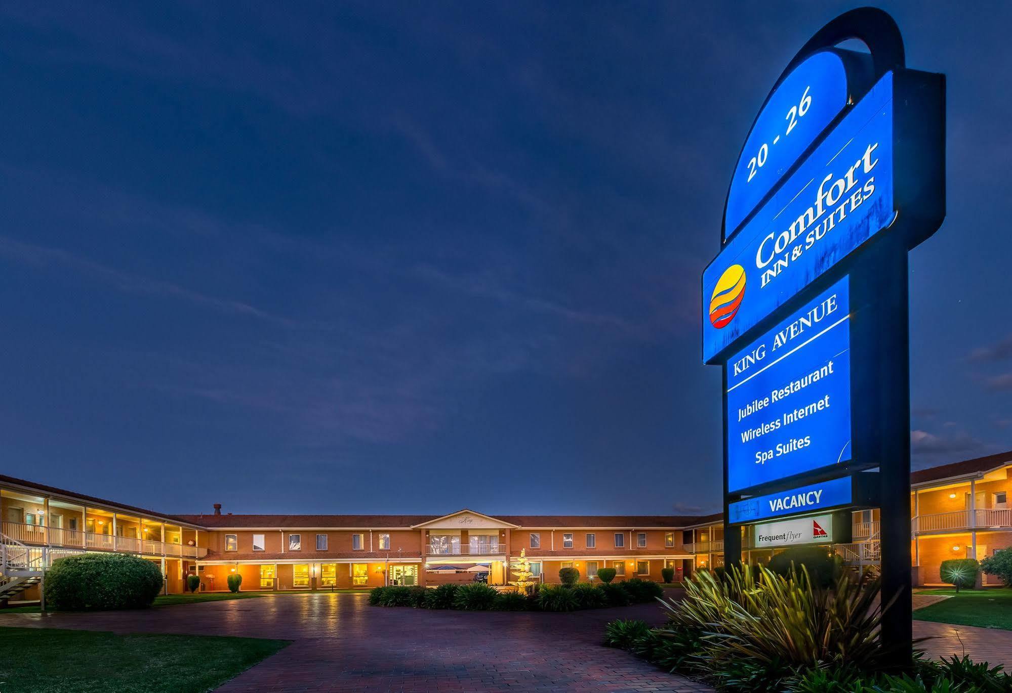 Comfort Inn & Suites King Avenue Сейл Екстер'єр фото